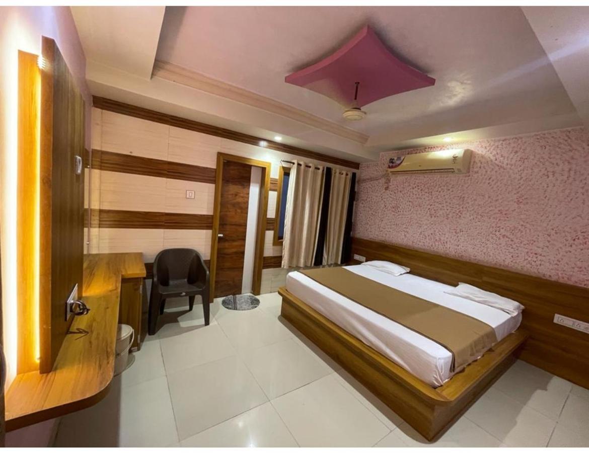 Hotel Sukhnath, Somnāth Esterno foto